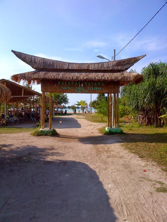 Pari Solata Seaview Homestay Syariah Kepulauan Seribu Exterior photo